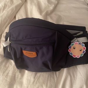 NWT hip carrier